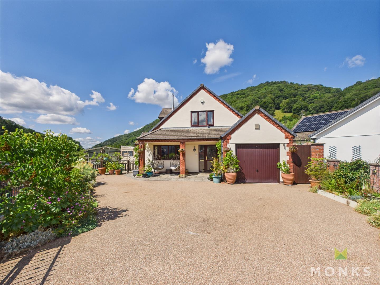 13 Golfa Close, Welshpool, SY21 8EZ For Sale